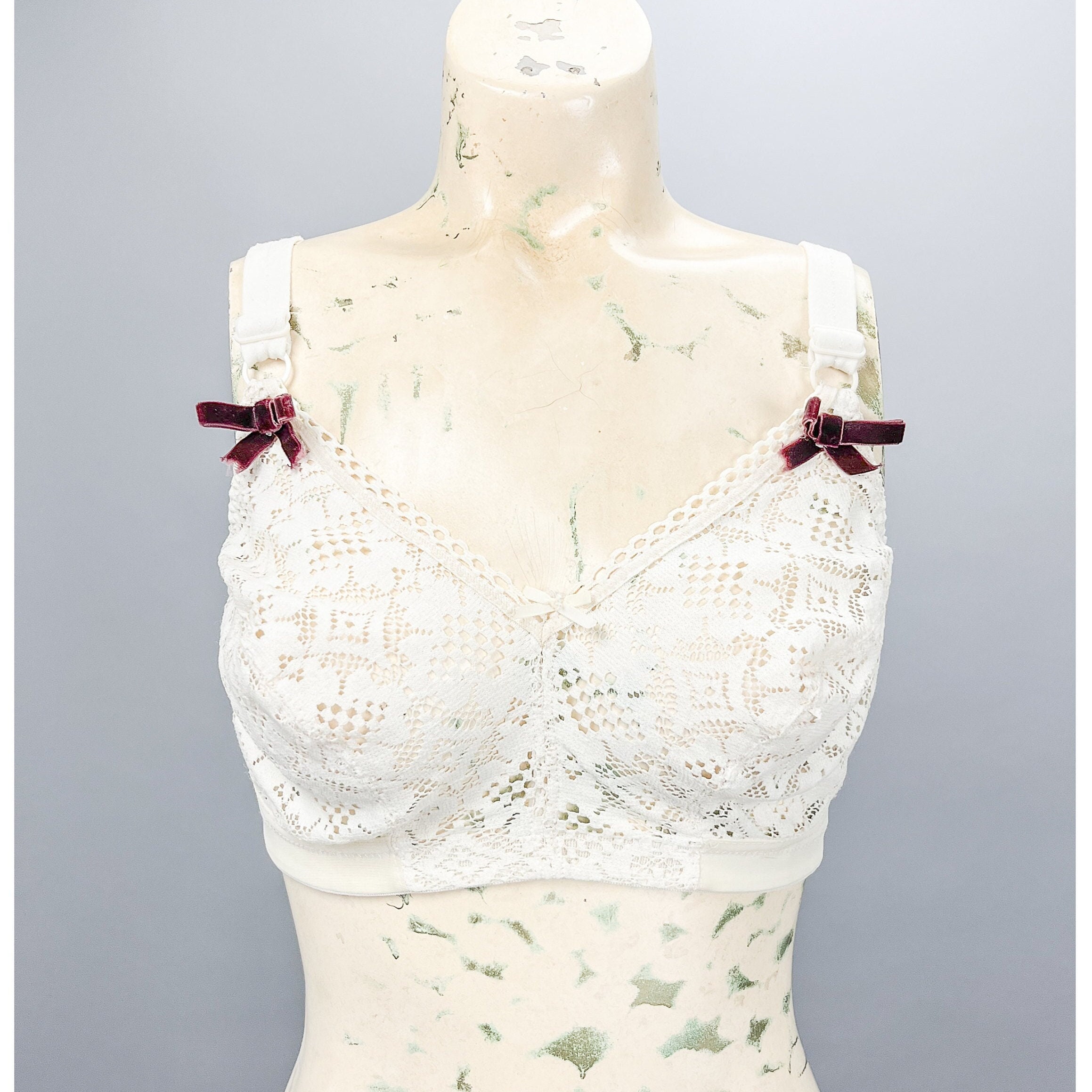 mendoza store Women's Burgundy Coverless Lace Stylish Bra Set with
