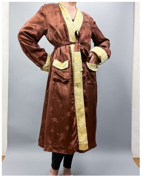 Luxe Men's Robe | Vintage 70's Swanky Brown & Gol… - image 1