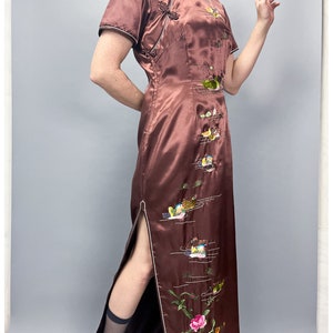 Embroidered Cheongsam Dress Vintage 70's Brown Satin Dress with Duck Embroidery Size Large image 3