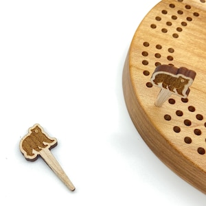 Pinos de madeira personalizados para cribbage Bear - Conjunto de 2 pinos