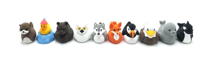 Paquete de mini patos para cruceros por Alaska / Mini patos de 2,5 cm / 10 diseños únicos / Patos para cruceros a granel / Pato Iceberg que brilla en la oscuridad / Patos con forma de animales de Alaska imagen 4