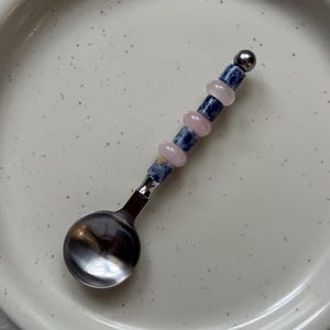 Cucchiaio di pietre preziose fatto a mano - Cucchiaio di perline personalizzato - Cuillère Pierre Naturel - Regalo - Idée Cadeau - Cuillère Personnalisée
