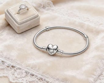 Pulsera Pandora Moments de plata de ley con colgante de corazón y serpiente, pulsera con cierre de corazón, plata de ley 925.