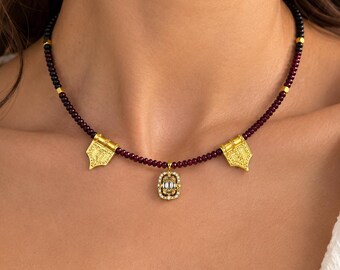 Antique-Inspired Minimal Necklace