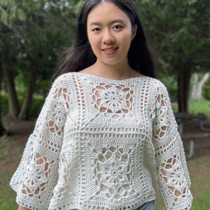 Patron PDF au crochet pour haut à fenêtre floral + vidéo, haut au crochet carré grand-mère, modèle de haut au crochet d'été, haut au crochet ajouré