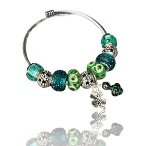 Silver Tone Twisted Cable Bangle Bracelet- Green Murano Style Glass Beads & Four-Leaf Clover Charm