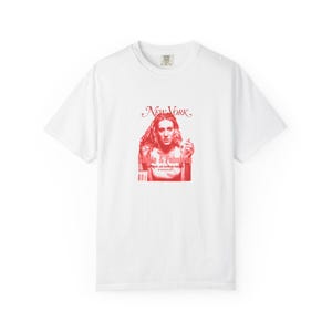 Carrie Bradshaw SATC New York magazine cover T-shirt | red photo print