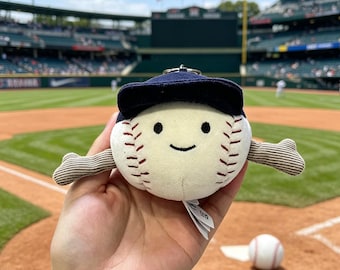 Chaveiro de pelúcia em formato de bola de tênis da Jellycat, um presente perfeito para os amantes do tênis.