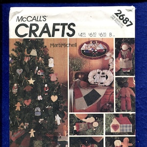 McCall&#39;s 2687 Folk Art Holiday Decorations Pattern UNCUT