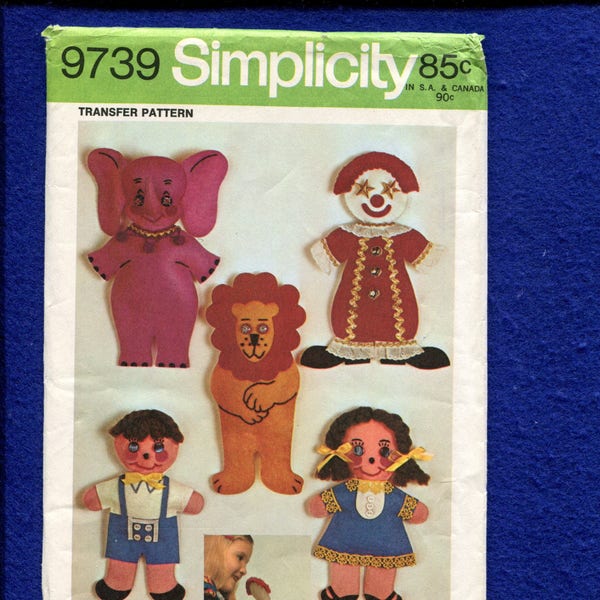 1970's Simplicity 9739 Fun Finger Puppets Clown Dolls Elephant & Lion Pattern UNCUT