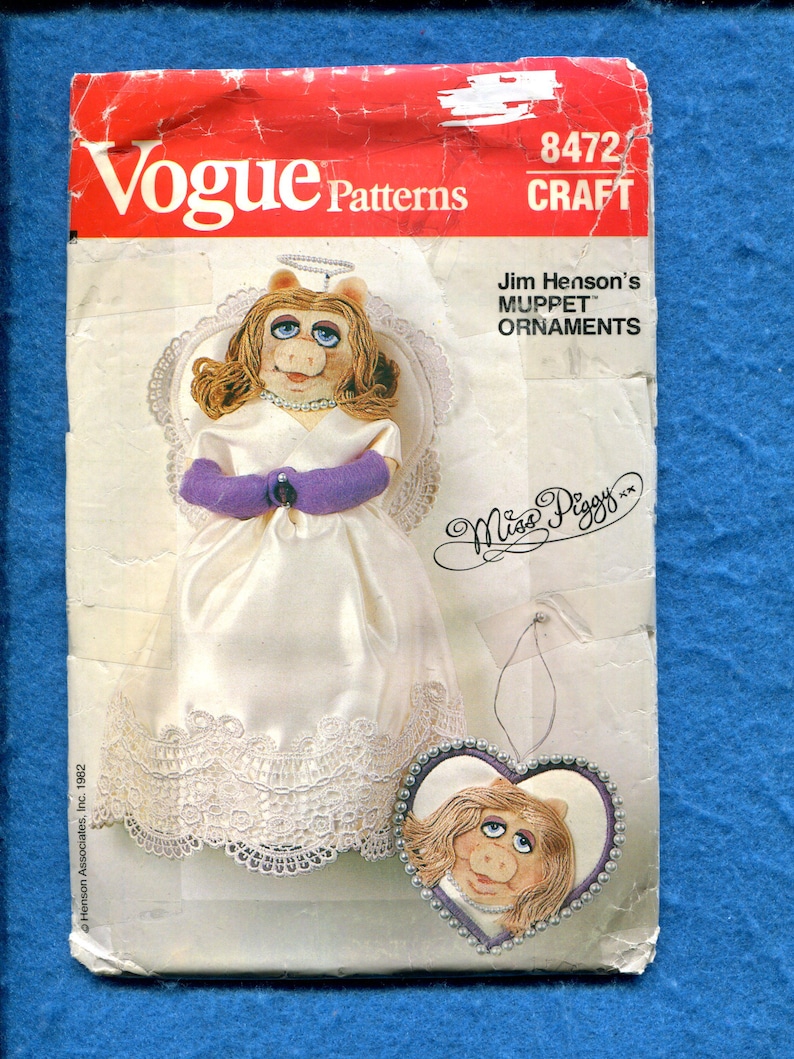 1980's Vogue 8472 Miss Piggy Holiday Tree Topper & Ornament UNCUT
