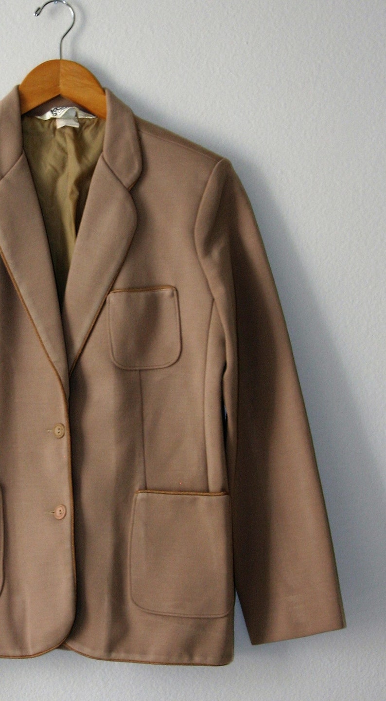 Women/'s Knit Tan Blazer with Pockets Size Medium Koret of California