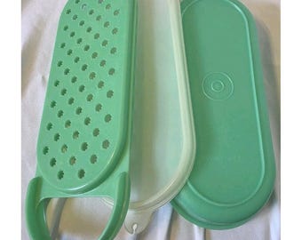 TUPPERWARE Vintage Jadeit Grün Reibe & Halter 3-tlg. 1375-10, 1374-9, 1376-12