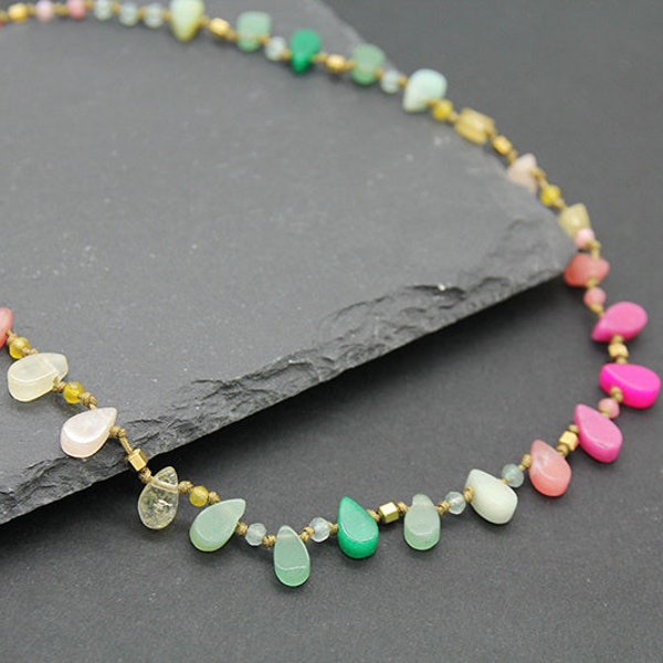 Bijoux Arc en Ciel, Collier Arc en Ciel, collier de pierres roses, collier de quartz rose, collier doux, collier d'été