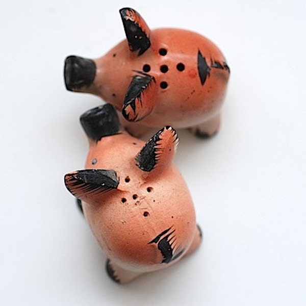 Pink PIG Salt and Pepper Shakers, 1950's Kitchen Decor, Mid Century Salt Shaker Made in Japan, Designer Kitchen Decor, Collectable Mini Pigs