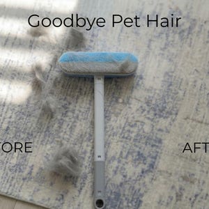 Puede incluir: Un juego de tres tazas de cerámica con un acabado mate moteado. Las tazas son de color crema, gris claro y gris oscuro. Cada taza tiene un diseño simple y minimalista y un asa redondeada.