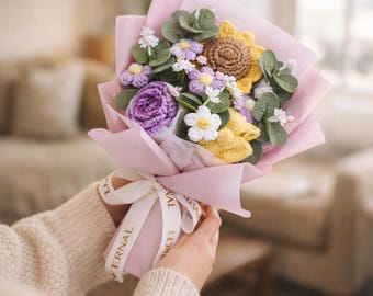 Bouquet di fiori all'uncinetto, girasole viola, fatto a mano, composizione floreale in filato, regalo decorativo e ricordo.