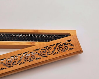 Quemador de incienso de bambú tallado, soporte para varitas de incienso con diseño de volutas de Ritmos Naturales, tapa magnética y almohadilla ignífuga, decoración para meditación zen.
