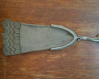 Stunning Antique Fine Chainmail Mesh Purse with decorative Lacey edging.