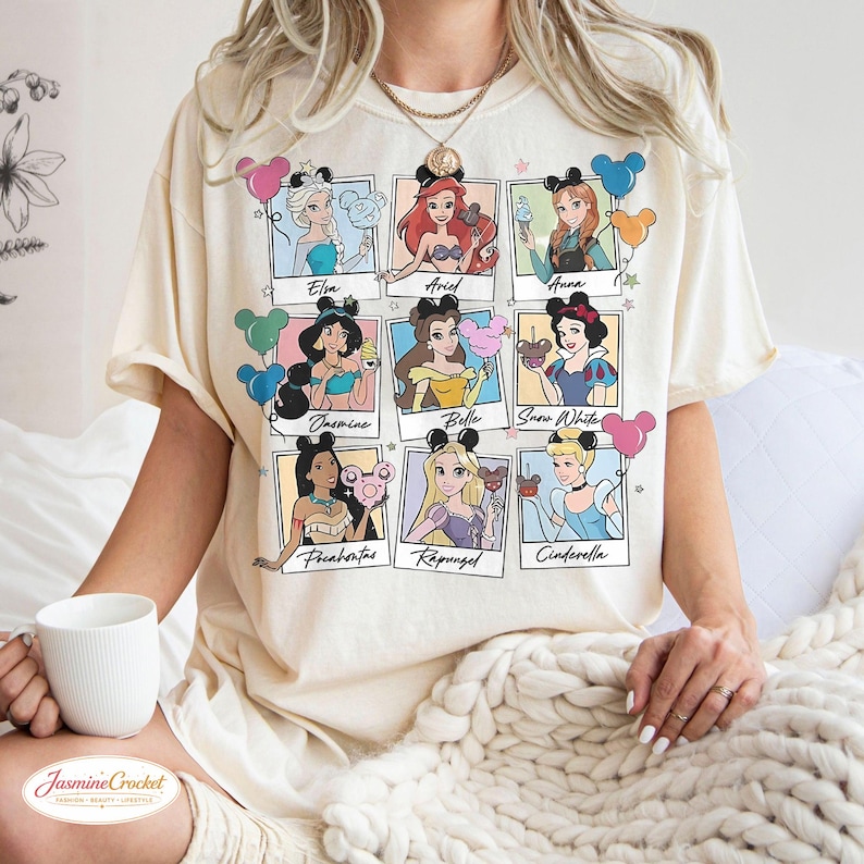 Camiseta de princesas Disney, camiseta de Elsa, Ariel, Bella, Rapunzel y Cenicienta, camiseta para viaje familiar a Disney, camiseta con estampado de princesas. Ivory/Natural/Sand