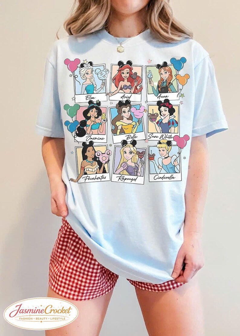 Camiseta de princesas Disney, camiseta de Elsa, Ariel, Bella, Rapunzel y Cenicienta, camiseta para viaje familiar a Disney, camiseta con estampado de princesas. Chambray/Light Blue