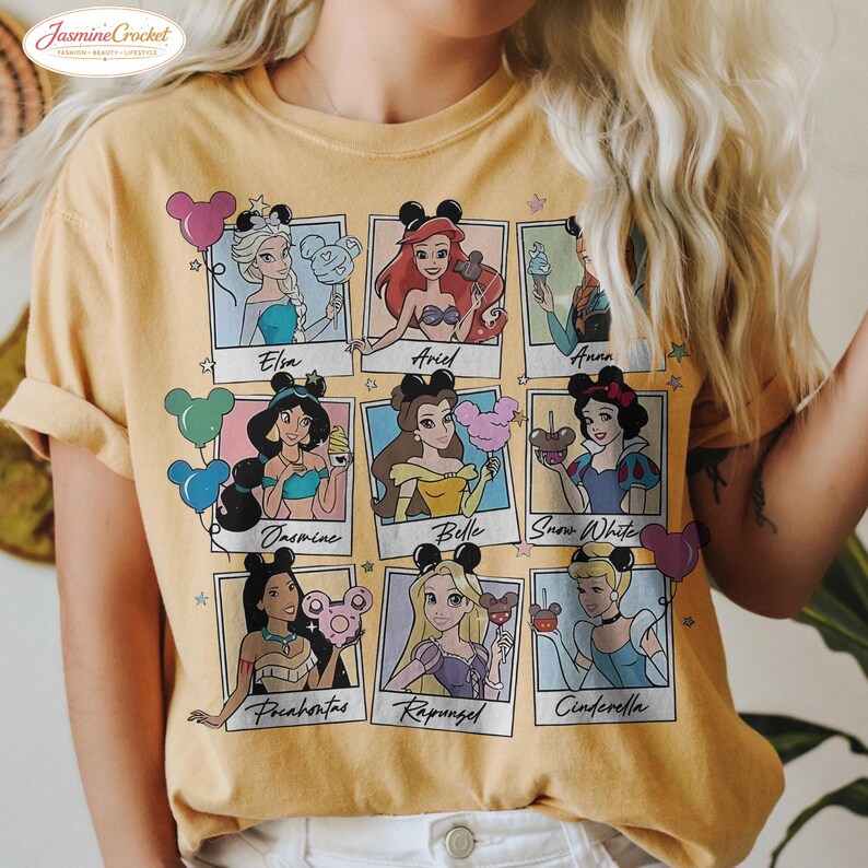 Camiseta de princesas Disney, camiseta de Elsa, Ariel, Bella, Rapunzel y Cenicienta, camiseta para viaje familiar a Disney, camiseta con estampado de princesas. Mustard ( Comfort )