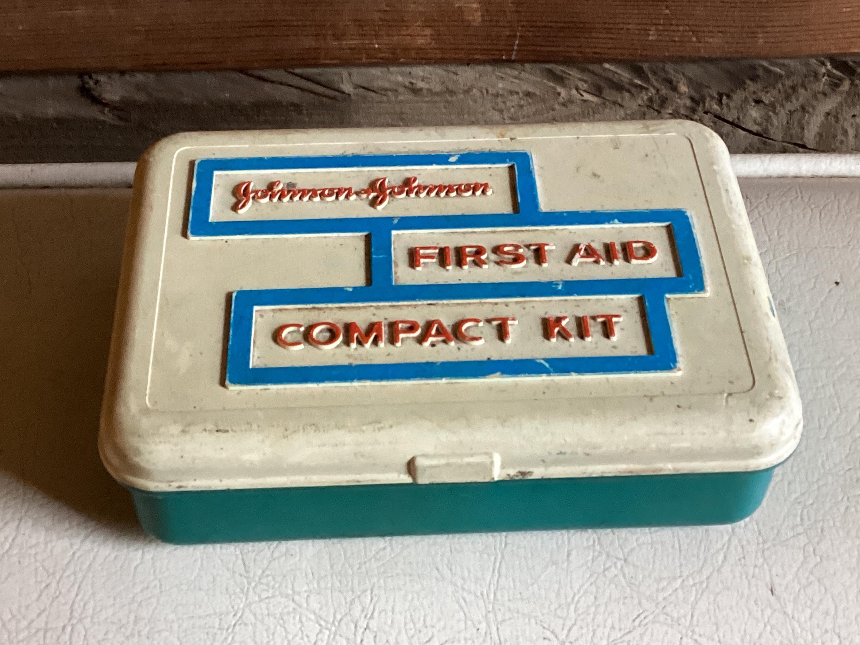 Trousse De Secours Vintage Johnson & Johnson 1998 – Avec Contenu D'origine – USA