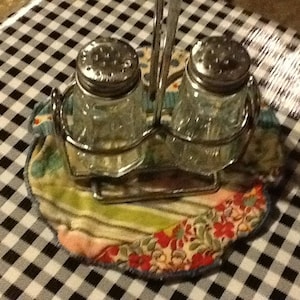 Salt Pepper Shakers Carrier Restaurant