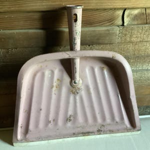 Dust Pan Metal Pink Louisville Vintage