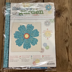 Pattern Blue Wildflower Quilt Block