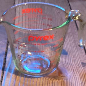 Measuring 2 Cup Glass Pyrex Vintage