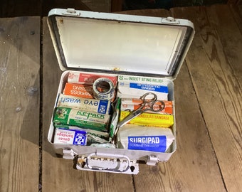 First Aid Kit Metal Green Zee Vintage