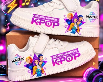 Sneakers per bambini Kpop Anime Kawaii, bianche, stile Otaku, con cartoni animati e moda, regalo perfetto.