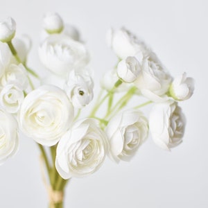10.5" Faux White Ranunculus Stem Bundle