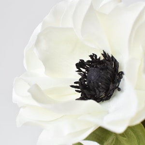 17" Faux Anemone White Stem