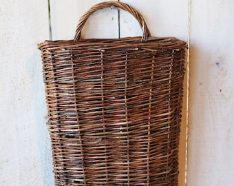 11" x 17" Wicker Basket w/Handle