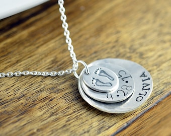Mommy Baby Feet Necklace , Mother's Personalized Necklace, Hand Stamped Mom Necklace, Personalized New Mommy Jewelry