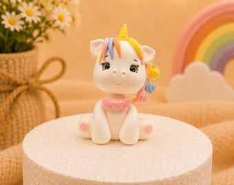 Adorno para pastel de unicornio hecho a mano, 9,9 cm (3,9 pulgadas), decoración de cumpleaños en arcilla pastel.