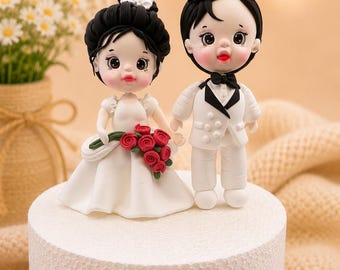Adorno para pastel de bodas de novios, recuerdo de pareja hecho a mano en arcilla.