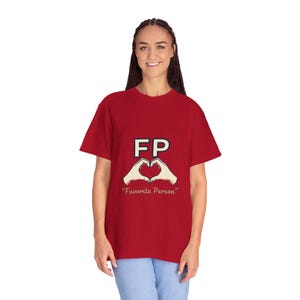 FP ハート ハンズ フェイバリット パーソン Tシャツ | ハンド ハート グラフィック Tシャツ 画像 8