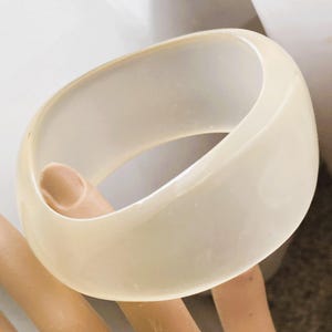 Wide Opalescent Asymmetrical Moonglow Silver Bangle Bracelet 1960s 1970s Chunky Statement #549