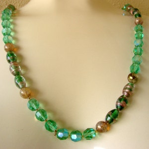 Vintage Green Crystal Art Glass Bead Necklace * Gold Art Glass Beads * 32&quot; Long * Matinee Length * Jewelry (A75)