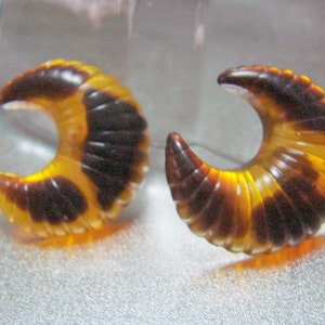 Boucles d&#39;oreilles percées en Lucite imitation écaille de tortue * Clous d&#39;oreilles * Bijoux # 342