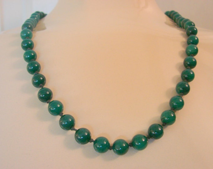 Vintage Genuine Spinach Jade Bead Necklace rich Color Etsy
