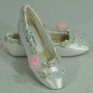 Girls Size 9 1/2 Pink Pastel Flower Girls Shoes White Satin Flats, Girls Ballet Style Slippers, Closed Toe Flats, Whimsical,Chic