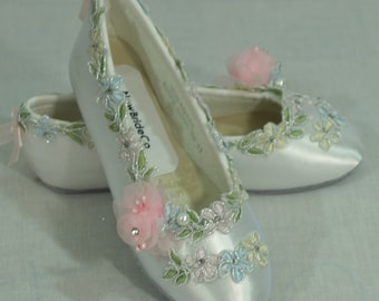 Girls Size 9 1/2 Pink Pastel Flower Girls Shoes White Satin Flats, Girls Ballet Style Slippers, Closed Toe Flats, Whimsical,Chic