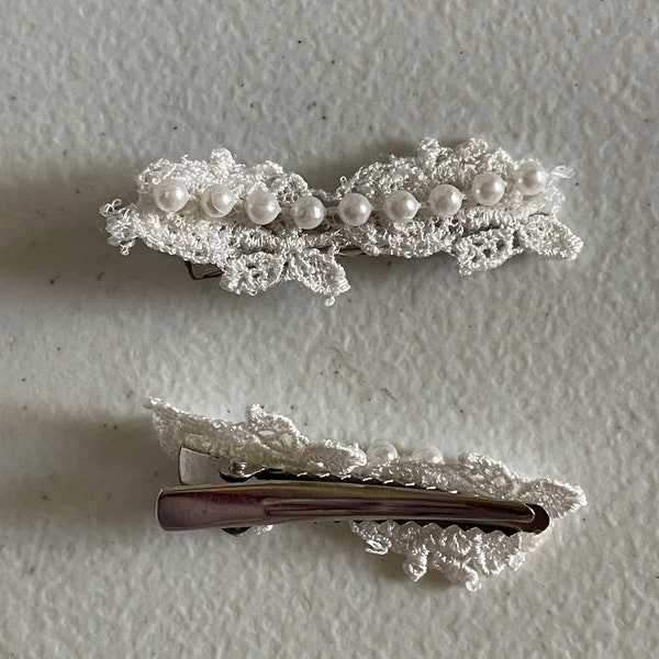 Venice LACE and pearls hair clip,First Communion hair alligator clips, Bridal white hair clips,Flower girls lace and pearls hair clips,clip