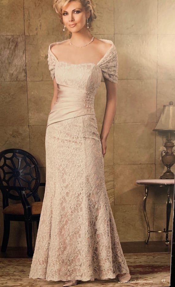ivory lace fit and flare dress Zapaka Women Ivory Lace Flare Sleeves A-Line Wedding Dress V-Neck Sweep Train Bridal Dress, Ivory / US16