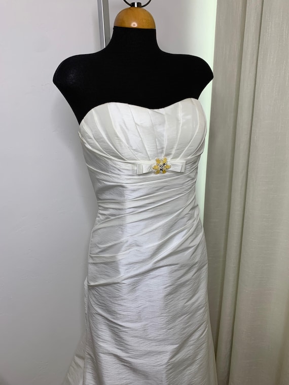 wedding dresses to fit my body shape Ivory Mermaid Wedding Dress with Sleeveless – Fit Flare Wedding Dress with Satin Plus Size – SUSAN Size 18W