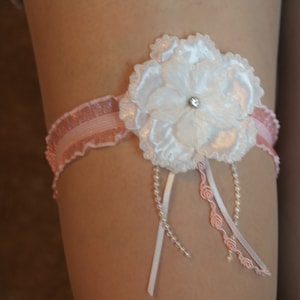 Pink Wedding Garter w/ Big White Flower, Ribbon & Pearls, Single Garter, Handmade Bridal Garter, Pink Wedding, White and Pink, Wedding Night